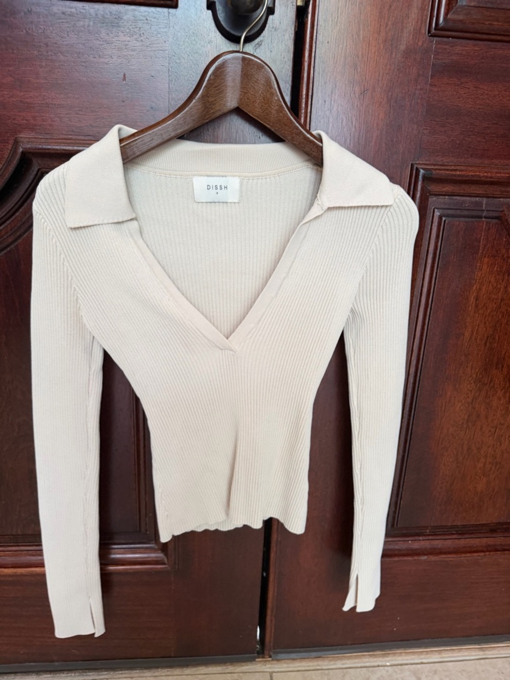DISSH Cream Ribbed V-Neck Collared Long Sleeve Top